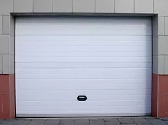 Гаражные ворота DoorHan белые